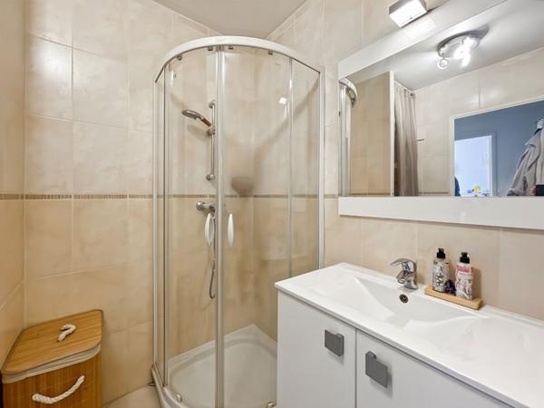 APPARTEMENT DE TYPE 2 PIECES EN REZ DE JARDIN