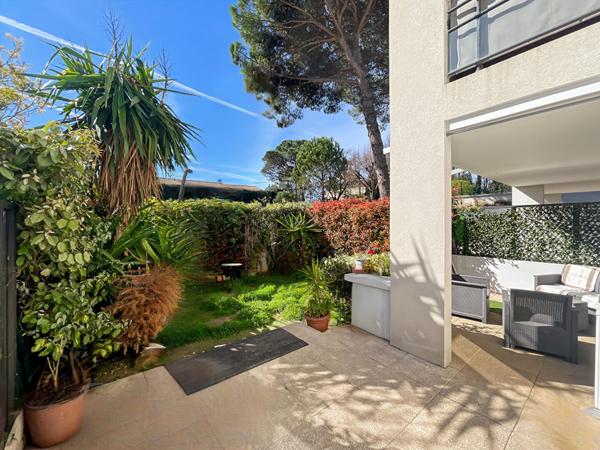 APPARTEMENT DE TYPE 2 PIECES EN REZ DE JARDIN