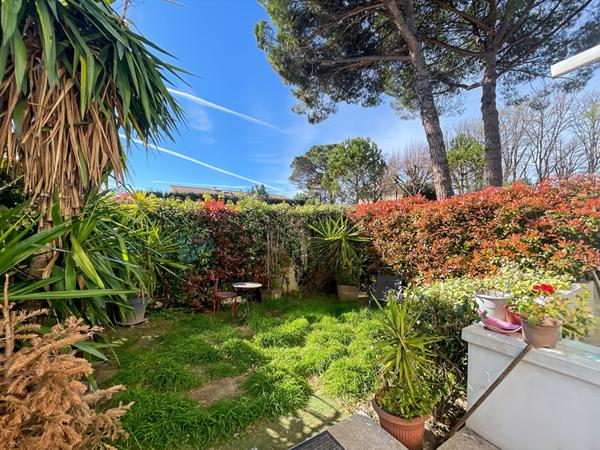 APPARTEMENT DE TYPE 2 PIECES EN REZ DE JARDIN