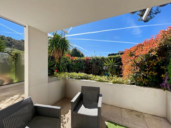 APPARTEMENT DE TYPE 2 PIECES EN REZ DE JARDIN