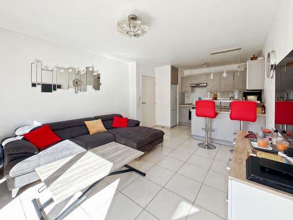 APPARTEMENT DE TYPE 2 PIECES EN REZ DE JARDIN