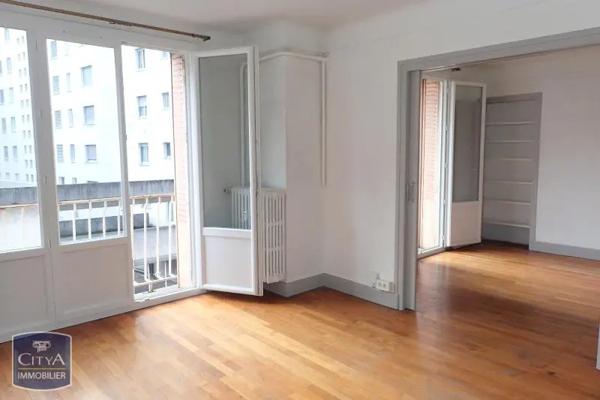 Appartement à louer 4 pièces 81.2m² Chambéry (73000)
