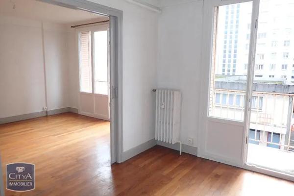 Appartement à louer 4 pièces 81.2m² Chambéry (73000)