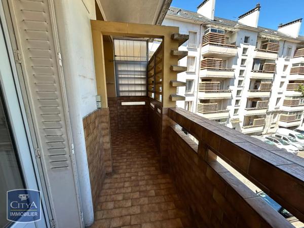 Appartement à louer 4 pièces 81.2m² Chambéry (73000)