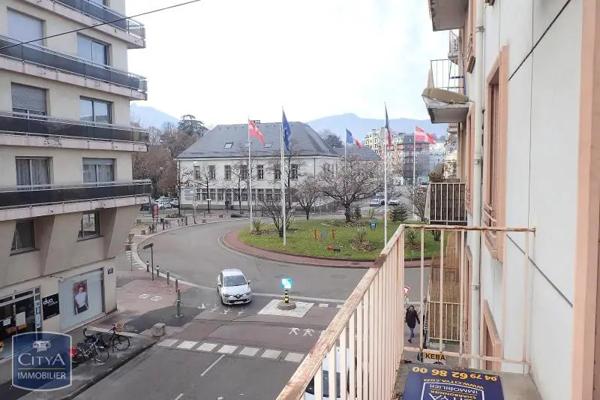 Appartement à louer 4 pièces 81.2m² Chambéry (73000)