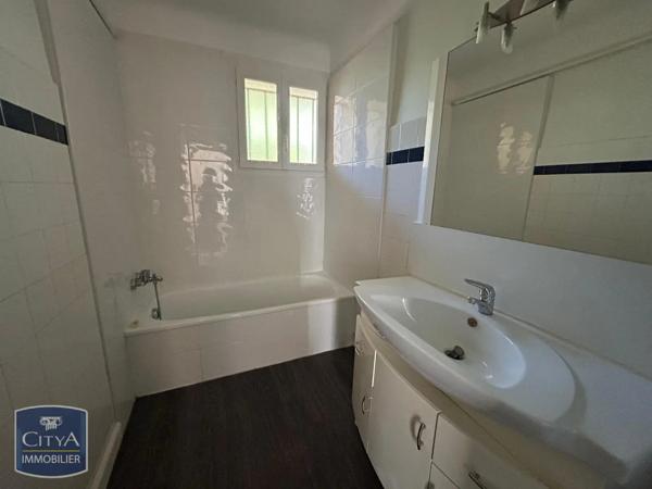 Appartement à louer 4 pièces 81.2m² Chambéry (73000)