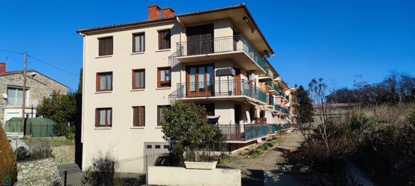 Appartement 3 pièces avec balcon, 2 garages et cave