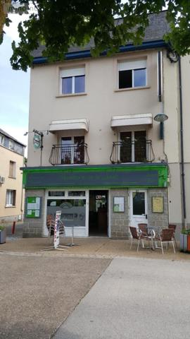 Local mixte (Professionnel/Habitation) à vendre à Villaines-la-Juhel en Mayenne (53700), ref : 2585