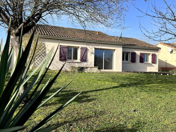 Pavillon de plain-pied 4 chambres dans le centre de DANGE SAINT ROMAIN