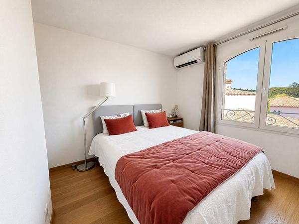BORMES-LES-MIMOSAS - LE PIN - APPARTEMENT VUE MER AUX ALLURES DE VILLA