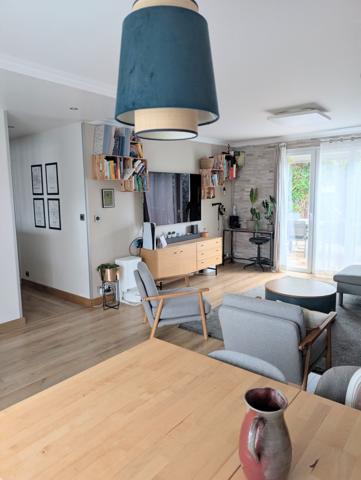 À vendre - Maison individuelle, 6 pièces située à Tours (37100)