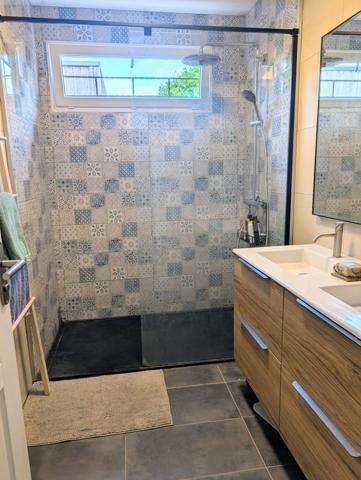 À vendre - Maison individuelle, 6 pièces située à Tours (37100)