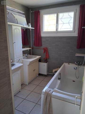 Maison à vendre à La Flèche dans la Sarthe (72200), ref : 477   
la fleche
