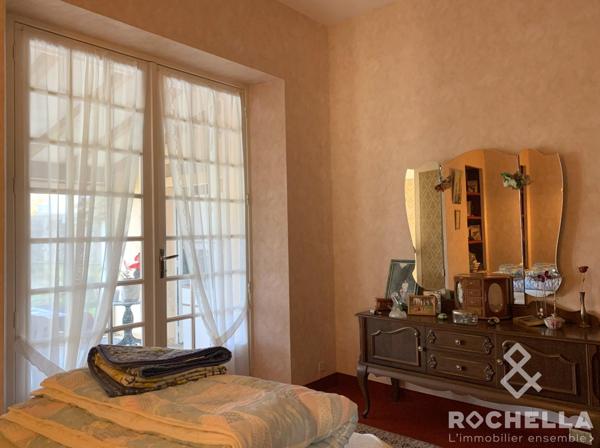 Maison 107m2, 3/4chambres, grand jardin, garage attenant, dépendance.