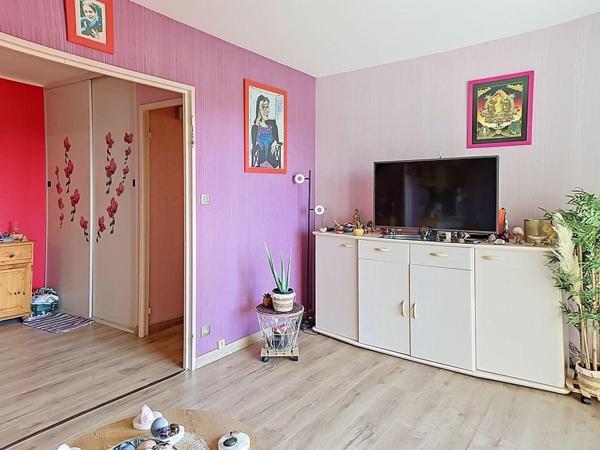 Appartement lumineux 2 chambres, grand balcon et box fermé