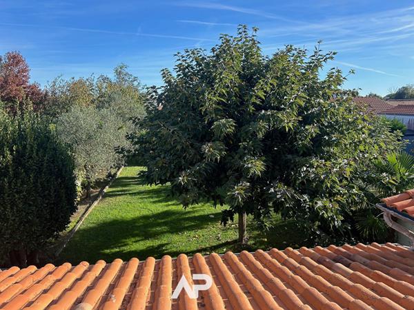 Maison familiale - jardin à Châtelaillon-Plage €497 659 ** - Référence MR640ED