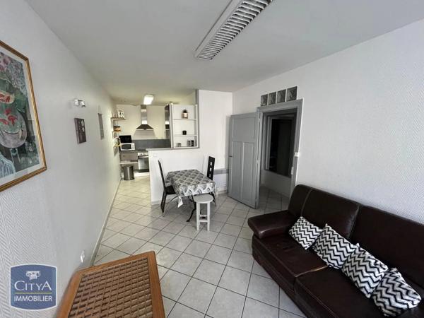 Appartement à louer 2 pièces 44.17m² Cholet (49300)