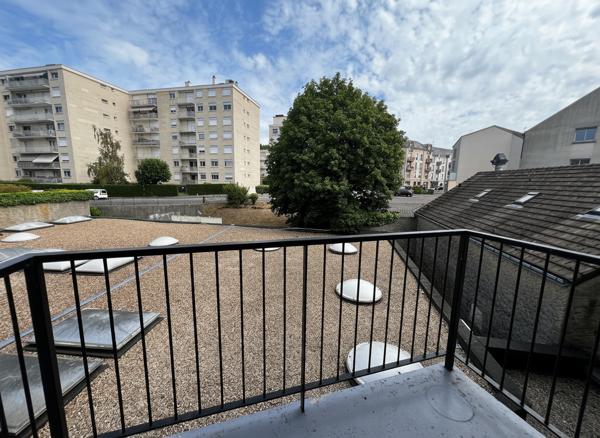 Rambouillet Centre  3 pièces avec balcon, cave et parking