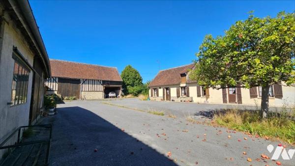 LE GAULT DU PERCHE CORPS DE FERME SUR 1906m²