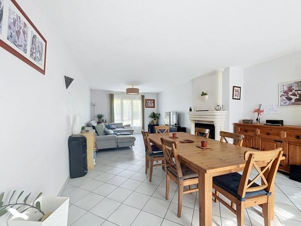 Maison à vendre 367 488 € Montlouis-sur-Loire 7 p 142 m² DPE D