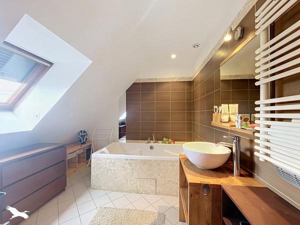 Maison à vendre 367 488 € Montlouis-sur-Loire 7 p 142 m² DPE D
