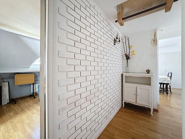 Belle maison familiale avec sous-sol total et accès indépendant à l'étage sur Hillion