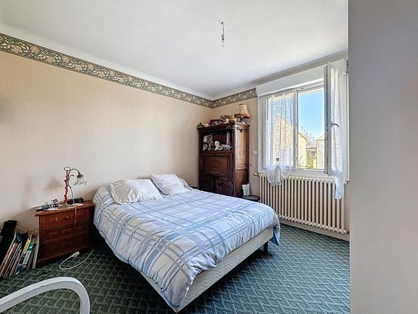 Belle maison familiale avec sous-sol total et accès indépendant à l'étage sur Hillion