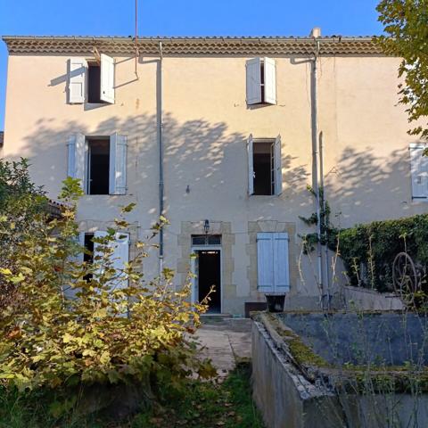 Grande demeure sur 2 étages et ses jardins