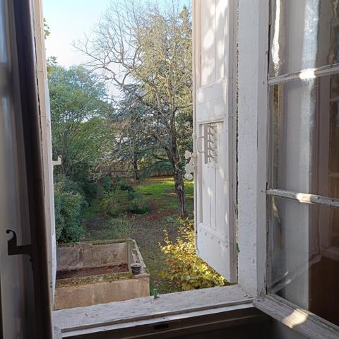 Grande demeure sur 2 étages et ses jardins