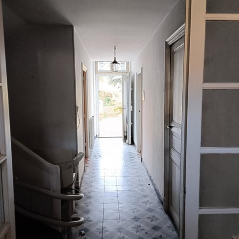 Grande demeure sur 2 étages et ses jardins