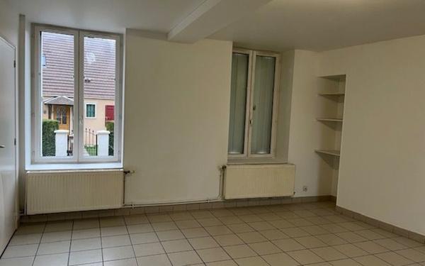 Maison à louer    4 pièces •  Festieux