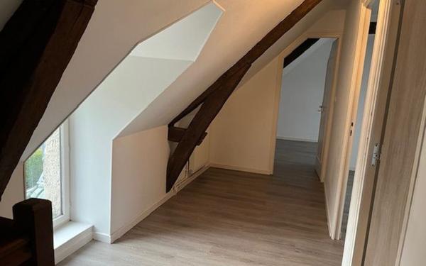 Maison à louer    4 pièces •  Festieux