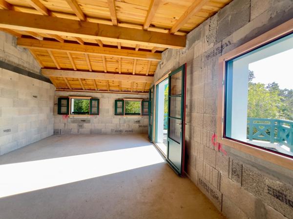 MAISON MITOYENNE NEUVE - QUARTIER PRISÉ DES HAUTS DE SAINT-CHARLES