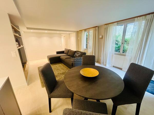 "Versailles Clagny" Élégant 2 pièces meublé au sein d'une propriété privée sécurisée ! Loyer 1 395 €/mois charges comprises **  - Référence  27444