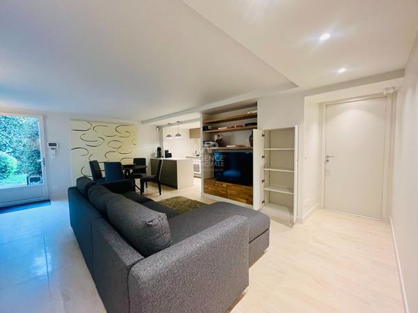 "Versailles Clagny" Élégant 2 pièces meublé au sein d'une propriété privée sécurisée ! Loyer 1 395 €/mois charges comprises **  - Référence  27444