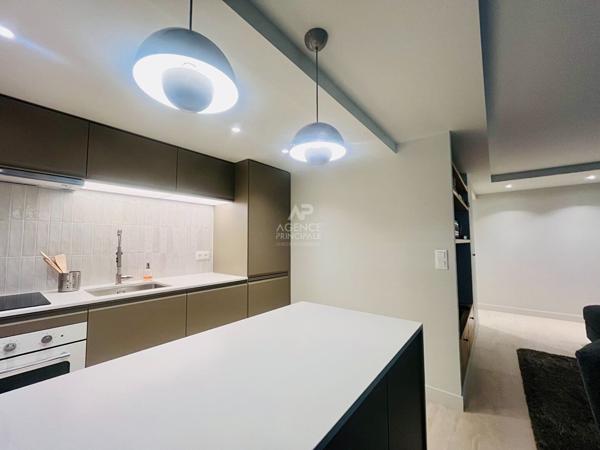 "Versailles Clagny" Élégant 2 pièces meublé au sein d'une propriété privée sécurisée ! Loyer 1 395 €/mois charges comprises **  - Référence  27444