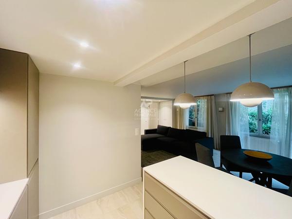 "Versailles Clagny" Élégant 2 pièces meublé au sein d'une propriété privée sécurisée ! Loyer 1 395 €/mois charges comprises **  - Référence  27444