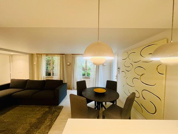 "Versailles Clagny" Élégant 2 pièces meublé au sein d'une propriété privée sécurisée ! Loyer 1 395 €/mois charges comprises **  - Référence  27444
