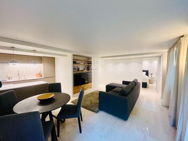 "Versailles Clagny" Élégant 2 pièces meublé au sein d'une propriété privée sécurisée ! Loyer 1 395 €/mois charges comprises **  - Référence  27444