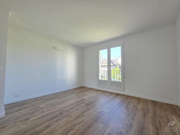 Appartement Rueil Malmaison 4 pièce(s) 64.24 m2 Loyer 1 590 €/mois charges comprises **  - Référence  19835