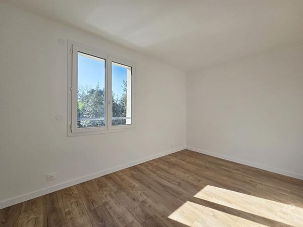 Appartement Rueil Malmaison 4 pièce(s) 64.24 m2 Loyer 1 590 €/mois charges comprises **  - Référence  19835