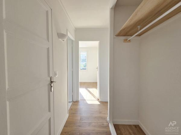 Appartement Rueil Malmaison 4 pièce(s) 64.24 m2 Loyer 1 590 €/mois charges comprises **  - Référence  19835