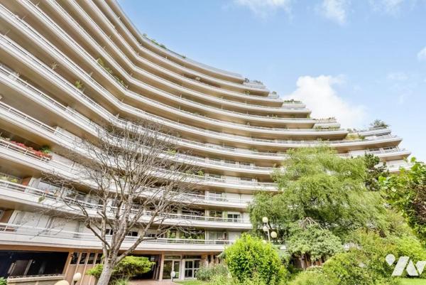 APPARTEMENT 5 PIECES TERRASSE CAVE PARKING