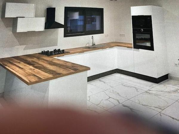 Maison à vendre    4 pièces •    Paulhan