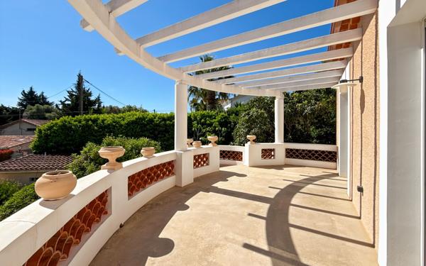 Maison à vendre    8 pièces •  Antibes