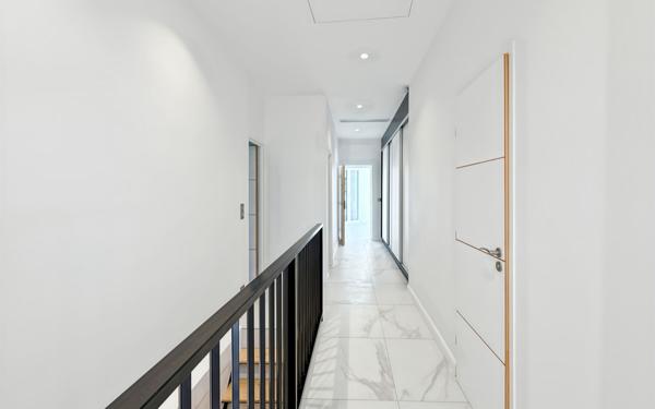 Maison à vendre    8 pièces •  Antibes