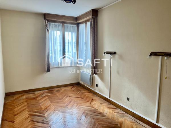 Talence Plume la Poule - maison de 180m2 à rénover, 4 chambres, jardin, garage