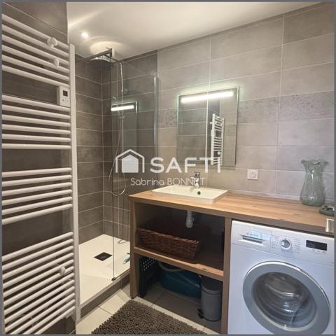 Appartement au rez-de-chaussée, 200 mètres de la plage.