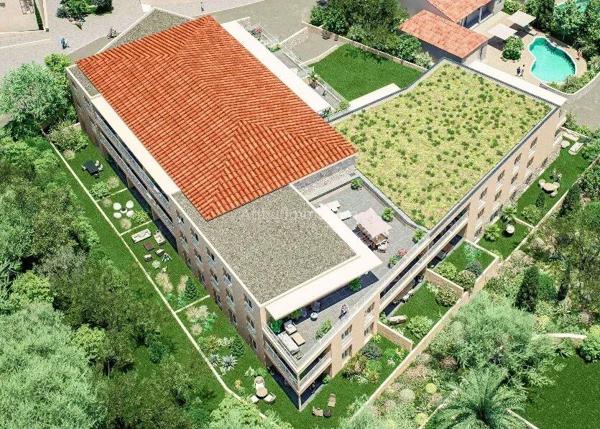 Vente                                                      Appartement
                        
                     2 pièces                      43 m2                     à Calvi