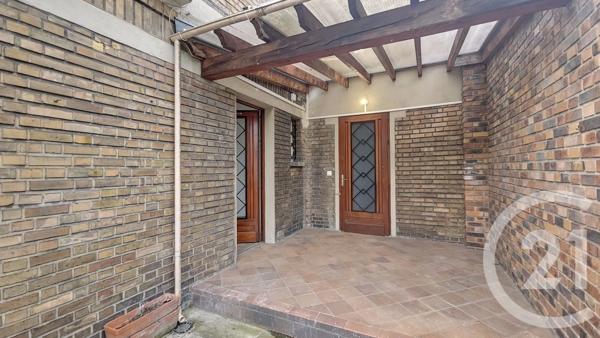 Appartement F2 à vendre  2 pièces - 38,39 m 2   LE BOURGET  - 93